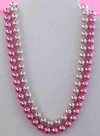 a beautiful vintage costume jewelry necklace unsigned