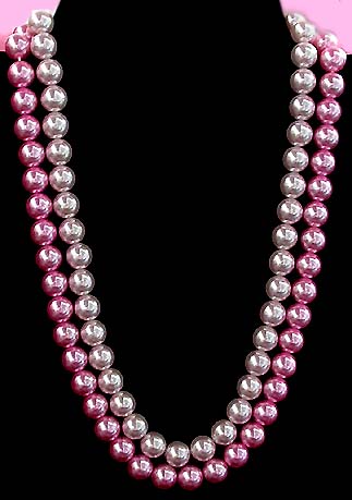 a beautiful vintage costume jewelry necklace unsigned