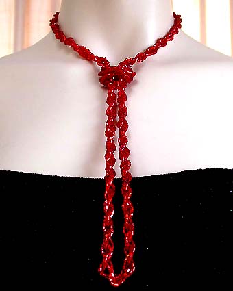 a beautiful vintage costume jewelry necklace unsigned