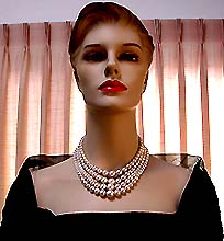 a beautiful vintage costume jewelry choker necklace unsigned
