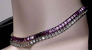 a beautiful vintage costume jewelry necklace unsigned