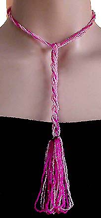 a beautiful vintage costume jewelry necklace unsigned