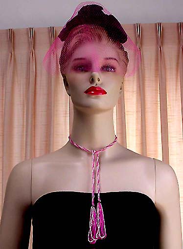 a beautiful vintage costume jewelry necklace unsigned