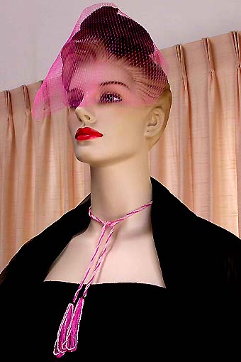 a beautiful vintage costume jewelry necklace unsigned