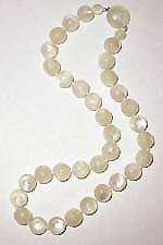a beautiful vintage costume jewelry necklace Unsigned