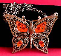 a beautiful vintage costume jewelry Juliana necklace
