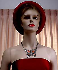 a beautiful vintage costume jewelry Juliana necklace