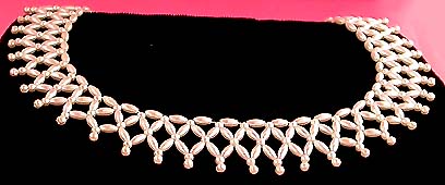 a beautiful vintage costume jewelry necklace unsigned