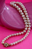 a beautiful vintage costume jewelry Juliana necklace