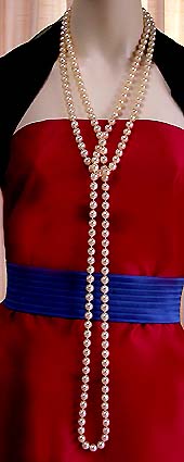 a beautiful vintage costume jewelry necklace unsigned