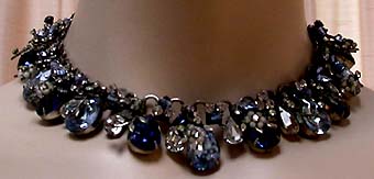a beautiful vintage costume jewelry necklace unsigned