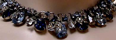 a beautiful vintage costume jewelry necklace unsigned