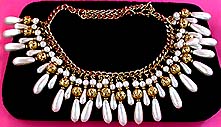 a beautiful vintage costume jewelry Juliana necklace