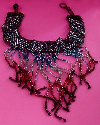 a beautiful vintage costume jewelry necklace unsigned