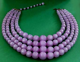 a beautiful vintage costume jewelry necklace unsigned