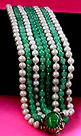 a beautiful vintage costume jewelry Juliana necklace