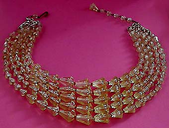 a beautiful vintage costume jewelry necklace unsigned