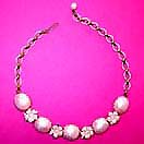 a beautiful vintage costume jewelry necklace unsigned