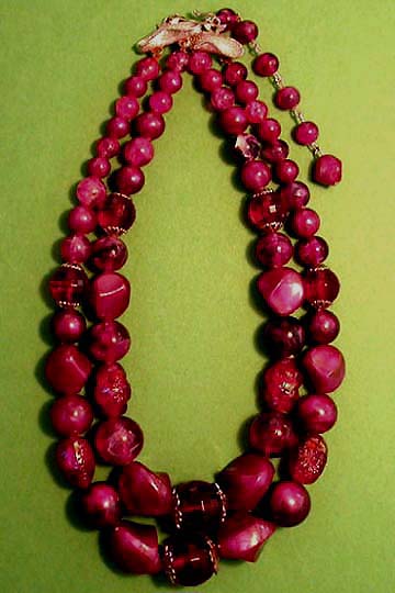 a beautiful vintage costume jewelry necklace Coro