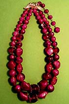 a beautiful vintage costume jewelry necklace unsigned
