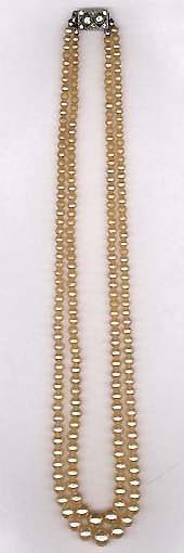 a beautiful vintage costume jewelry necklace Deltah