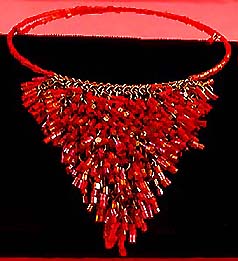 a beautiful vintage costume jewelry necklace unsigned