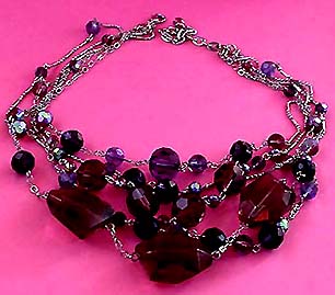 a beautiful vintage costume jewelry necklace unsigned