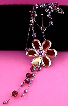 a beautiful vintage costume jewelry necklace unsigned