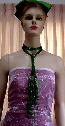 a beautiful vintage costume jewelry necklace unsigned