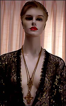 a beautiful vintage costume jewelry necklace unsigned