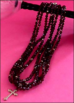 a beautiful vintage costume jewelry necklace unsigned