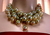 a beautiful vintage costume jewelry Juliana necklace