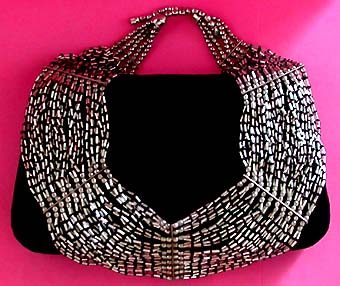 a beautiful vintage costume jewelry necklace unsigned