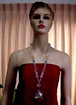 a beautiful vintage costume jewelry necklace unsigned