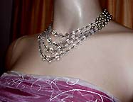 a beautiful vintage costume jewelry necklace unsigned