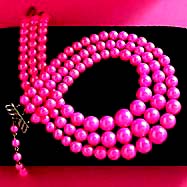 a beautiful vintage costume jewelry Juliana necklace