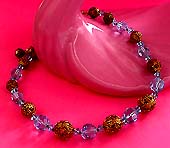 a beautiful vintage costume jewelry necklace unsigned