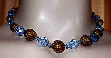 a beautiful vintage costume jewelry necklace unsigned
