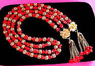 a beautiful vintage costume jewelry Juliana necklace
