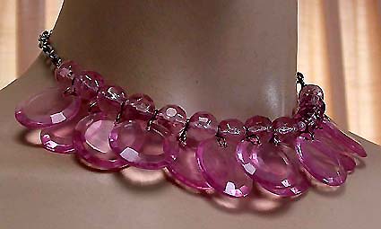 a beautiful vintage costume jewelry necklace unsigned