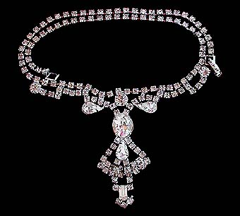 a beautiful vintage costume jewelry necklace unsigned
