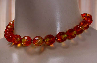 a beautiful vintage costume jewelry necklace unsigned