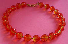 a beautiful vintage costume jewelry necklace unsigned