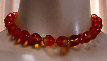 a beautiful vintage costume jewelry necklace unsigned