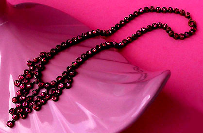 a beautiful vintage costume jewelry necklace unsigned