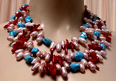 a beautiful vintage costume jewelry necklace unsigned