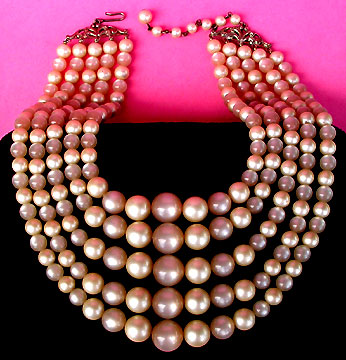 a beautiful vintage costume jewelry necklace unsigned