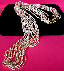 a beautiful vintage costume jewelry Juliana necklace