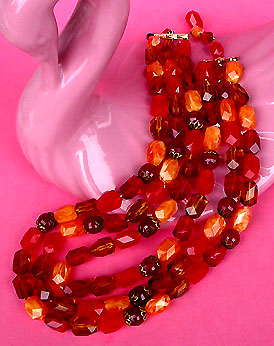 a beautiful vintage costume jewelry necklace unsigned