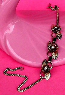a beautiful vintage costume jewelry necklace unsigned